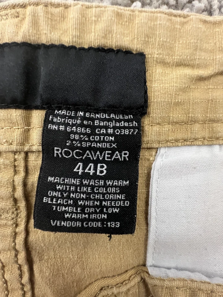 Pantalones Cortos Carga Rocawear Para Hombre Talla 44B Bolsillos con Cremallera Largo Más Largo Frente Plano Foto 4 de 4
