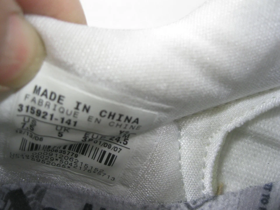 AIR JORDAN W'S AIR JORDAN 1 RETRO BAJO CA 315921 141 blanco, denim EE. UU. Mujeres 7-7,5 Foto 3 de 4