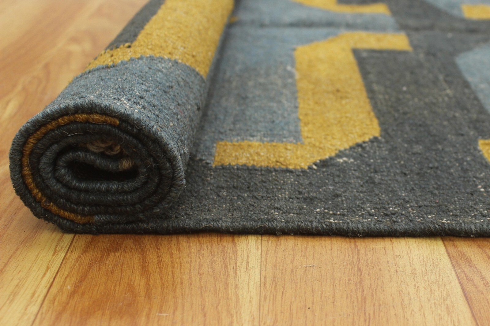 Handwoven Jute Wool Geometric Area Rug Modern Kilim 4x6 Ft Rug