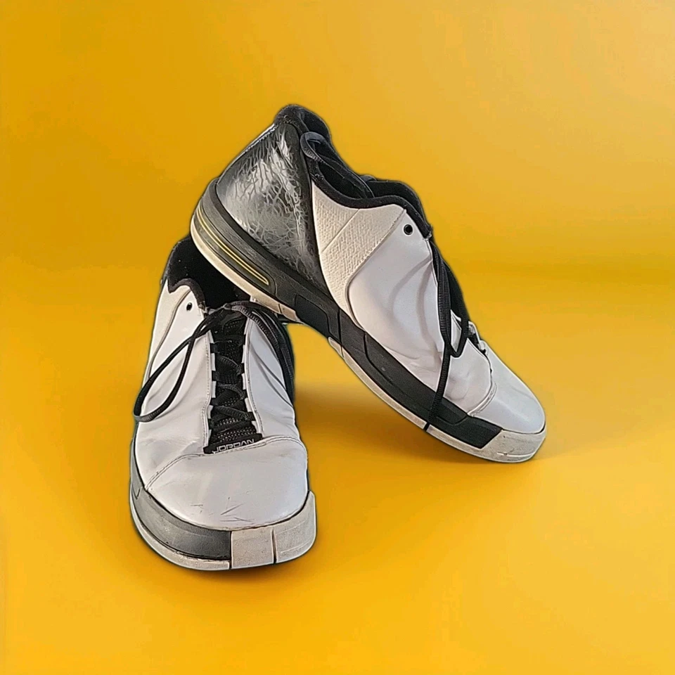 Air Jordan TE 3 Blanco Talla 13 Pequeña Reparación Necesaria Foto 2 de 4