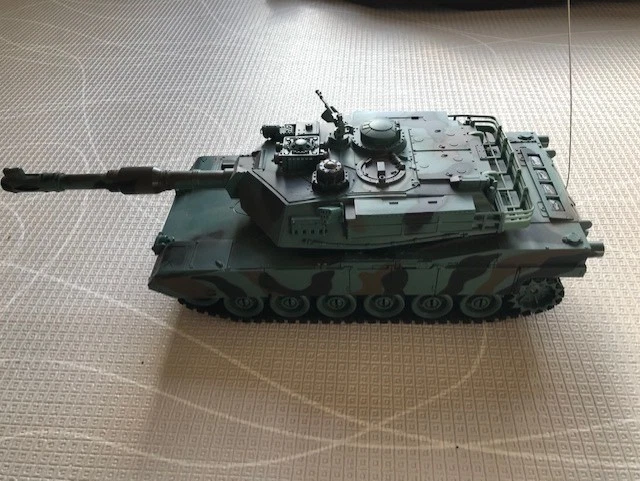 Large RC Twin Battle Tank Radio Remote Control Tank Abrams M1-A2 Vs Tiger-I - Image 4 of 4