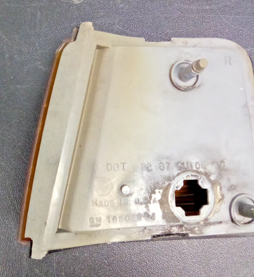 1987-88 Cutlass Supreme Salon Euro Pass RH Side Corner Lamp Light Lens FC-1DG - Image 4 of 4