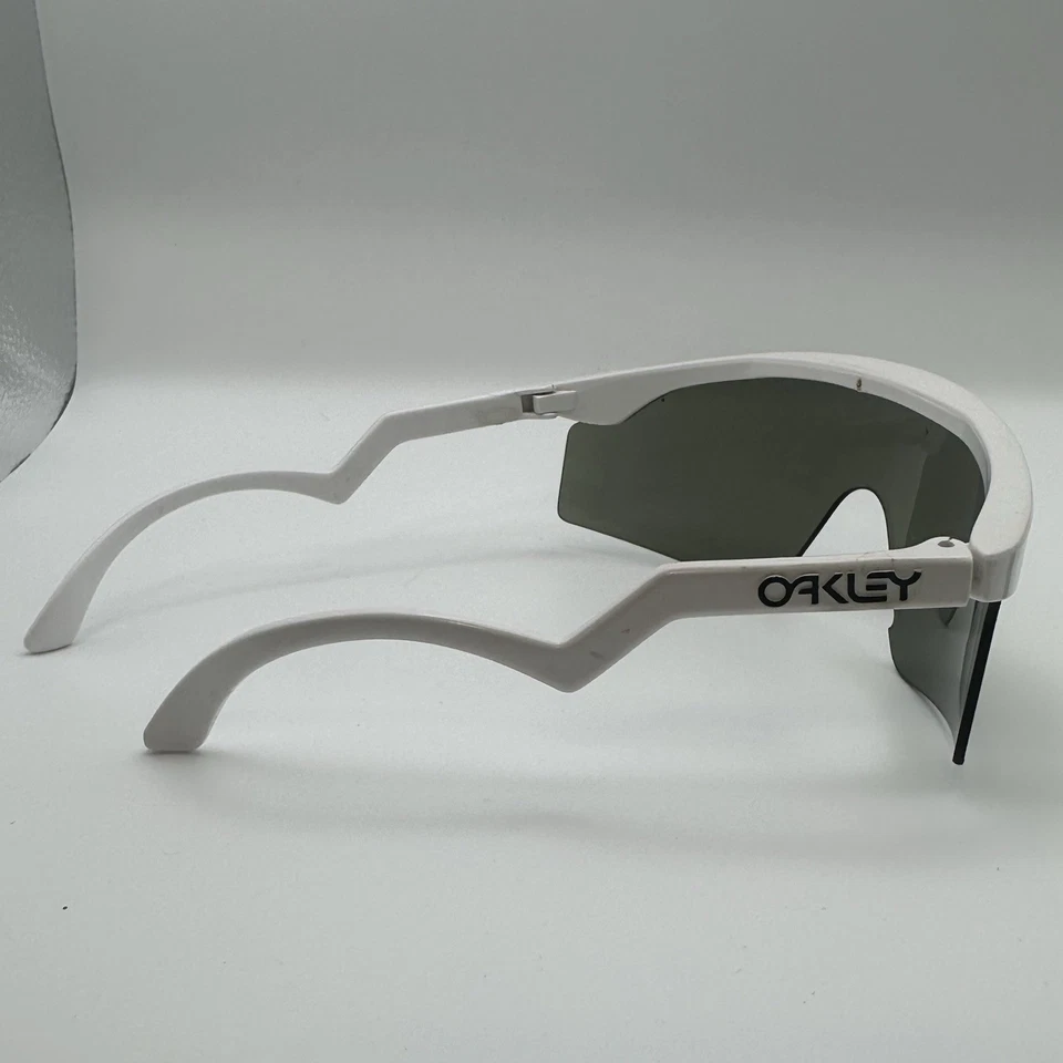 Gafas de sol Oakley vintage años 80 Razor Blades D293.450 marco blanco brazos blancos Foto 3 de 4