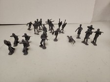 Vintage Marx WWII German Grey Soldiers Lot Of 20 Plastic Soldiers