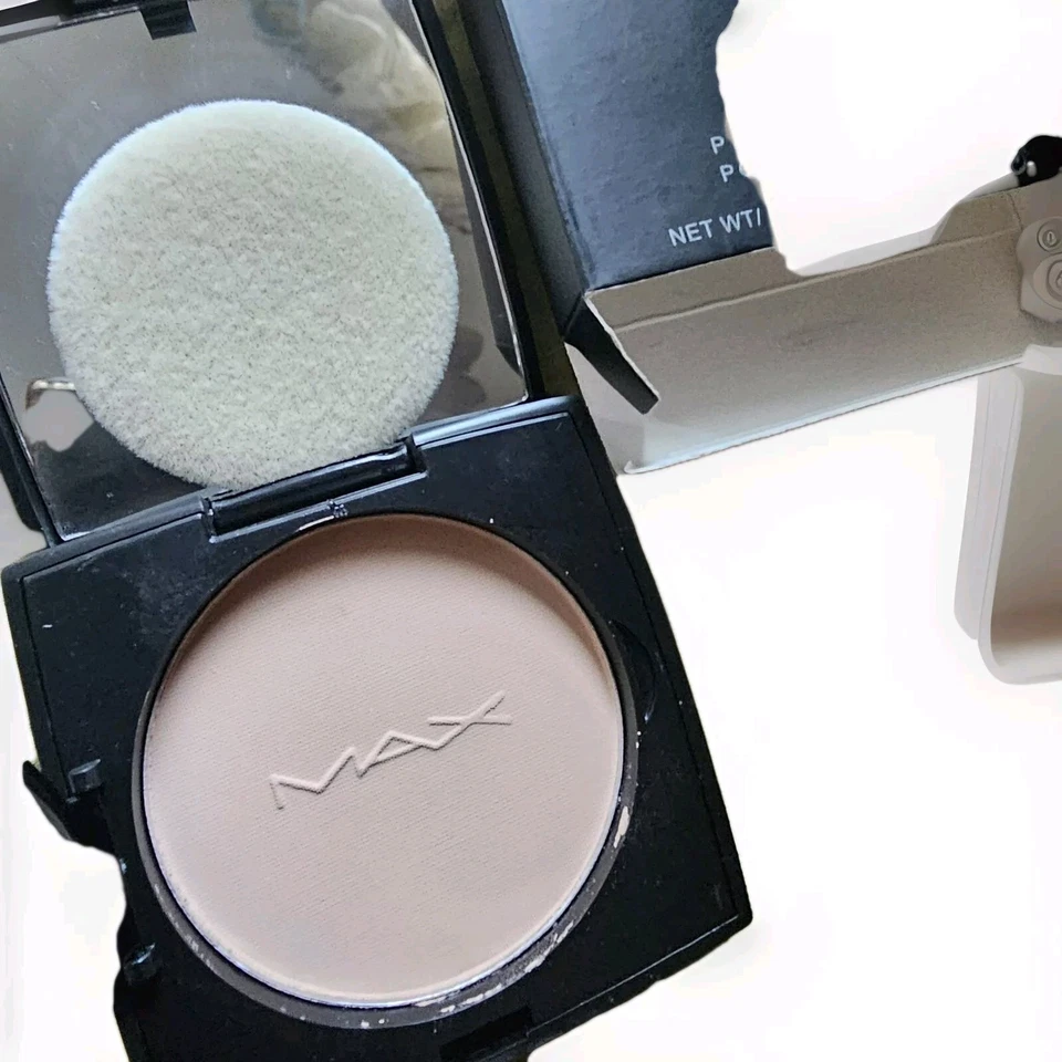 MAX Pressed Powder Natural Beige 803 12 G New In Box - Image 2 of 4