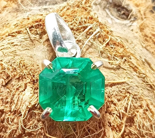 Certified 24.20 Ct Natural Emerald 925 Solid Silver Asscher Cut Pendant Gemstone - product listing photo