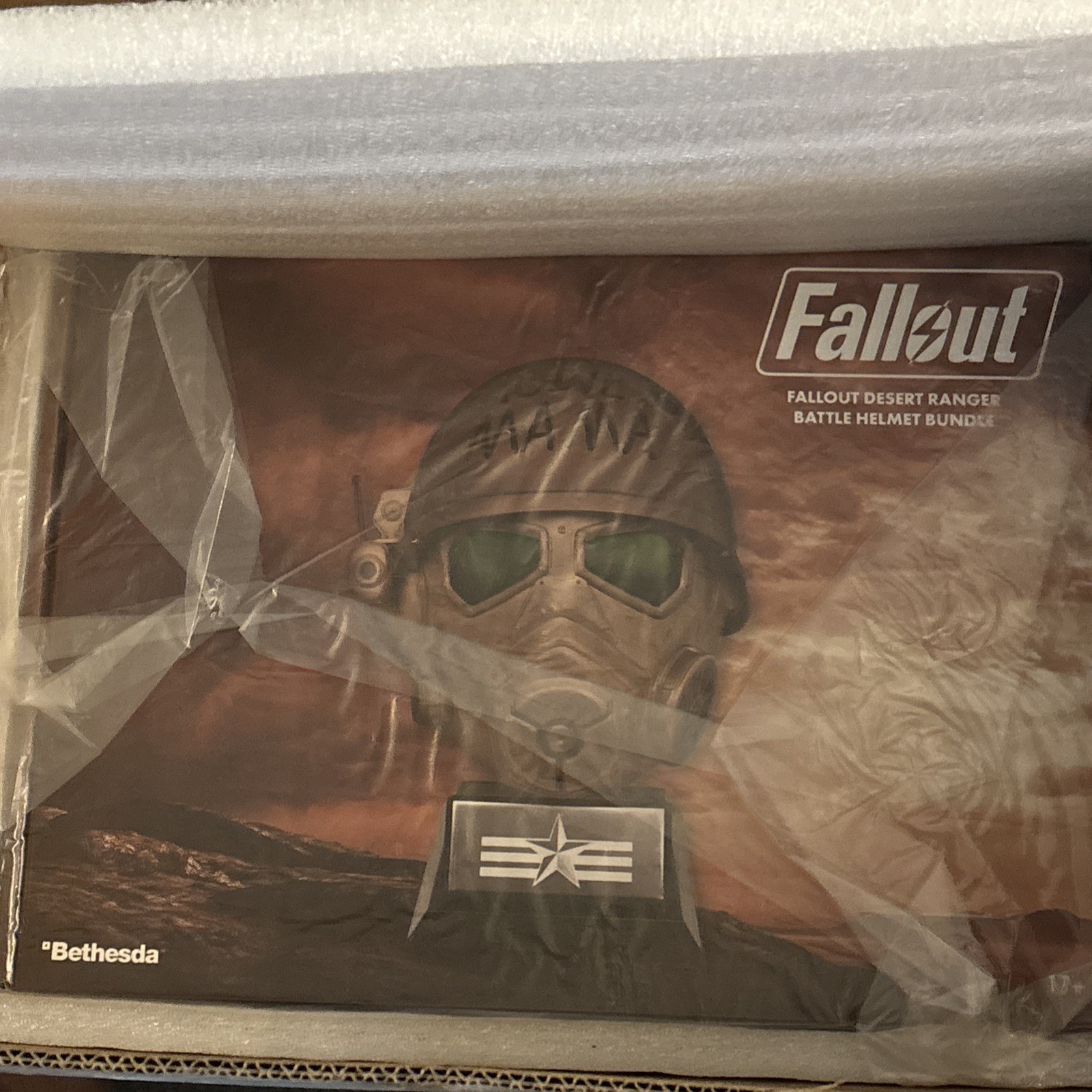 Fallout Desert Ranger Battle Wearable Helmet LED Bundle + NCR Stand + Enamel Pin