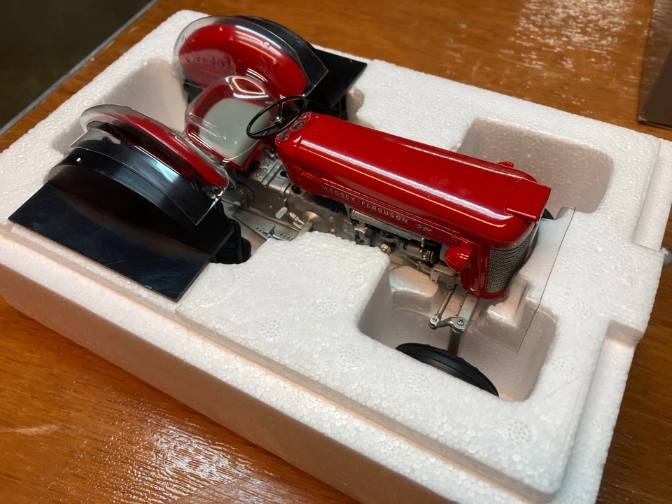 1/16 Massey Ferguson 50 High clearance (1959) Tractor UH4200 Universal Hobbies - Image 2 of 4