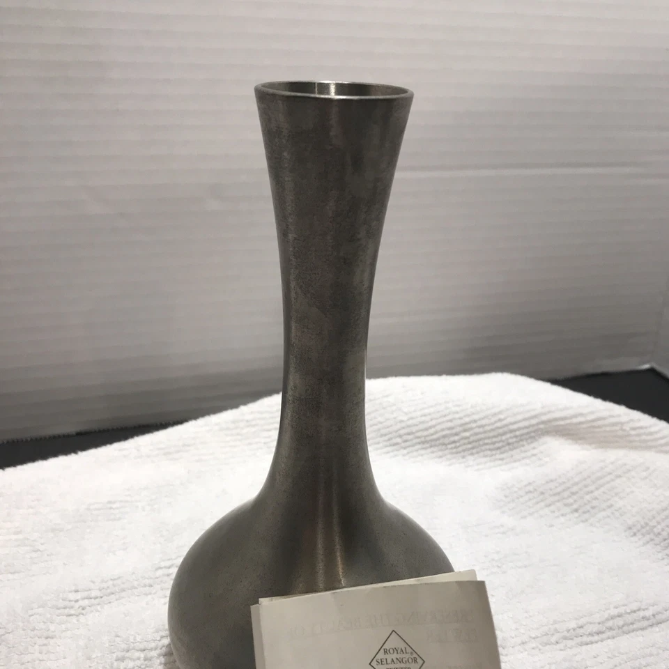 Оловянная ваза Royal Selangor универсальная коллекция с ручной отделкой - Изображение 4 из 4