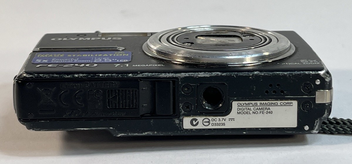 Olympus Stylus FE-240 7MP Digital Camera - Black- W/ Battery NO