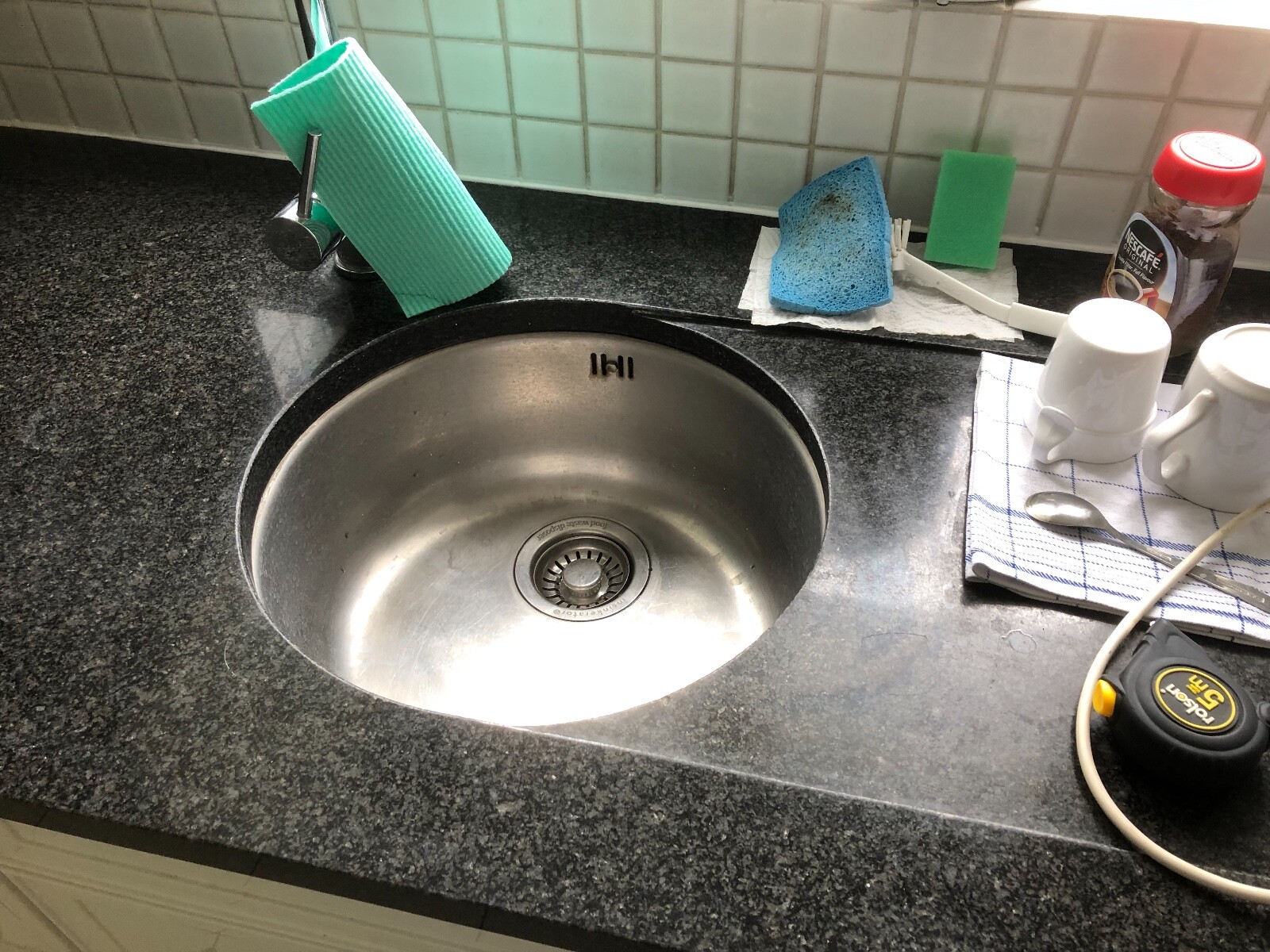 Used white kitchen units with some appliances DISMANTLE/COLLECT by