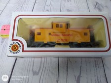 Vintage Bachmann HO Scale Union Pacific UP 25743 Orange Caboose