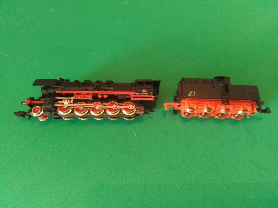 Nice Marklin 8884 Z Scale Train Steam & Tender With Box
