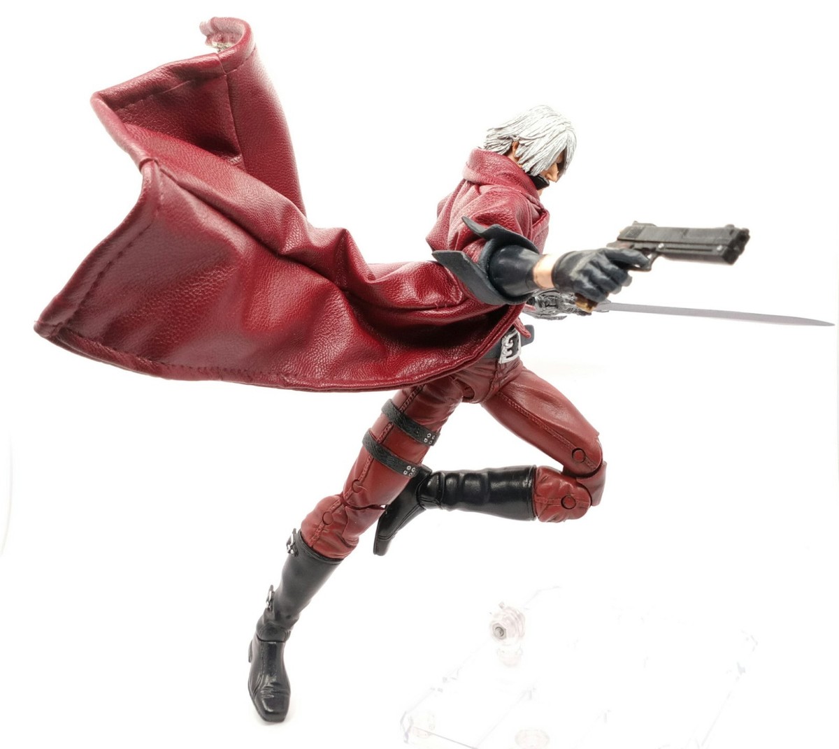 【激レア】THE DEVIL MADE ME DO IT!!! Amazing Dante & Nero figurines i saw in Tokyo Capcom Store
