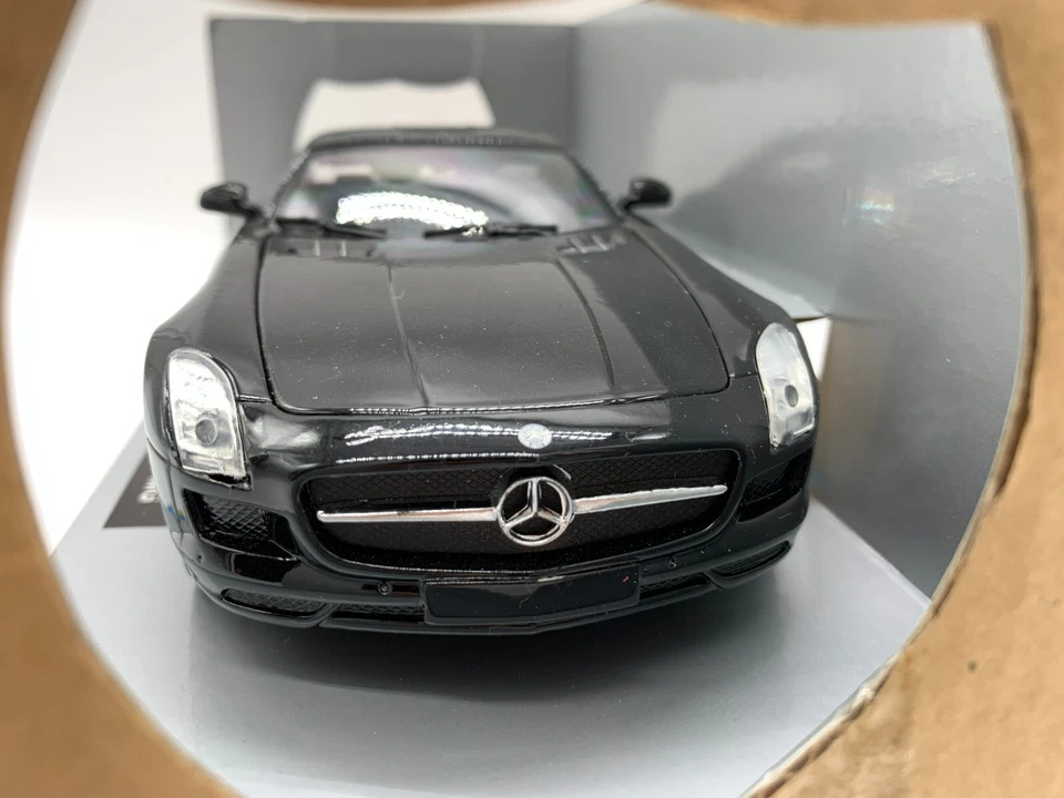 NewRey Mercedes SLS AMG, automodello in scala 1:24 (2511) - Immagine 3 di 4
