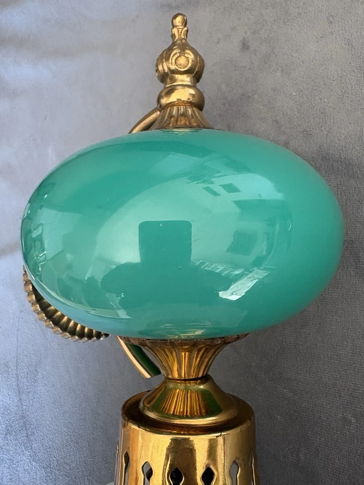 Vintage French Sconces Vintage Gilt Bronze and Green Glass Light Lamp Wall. — 第 2/4 张图片