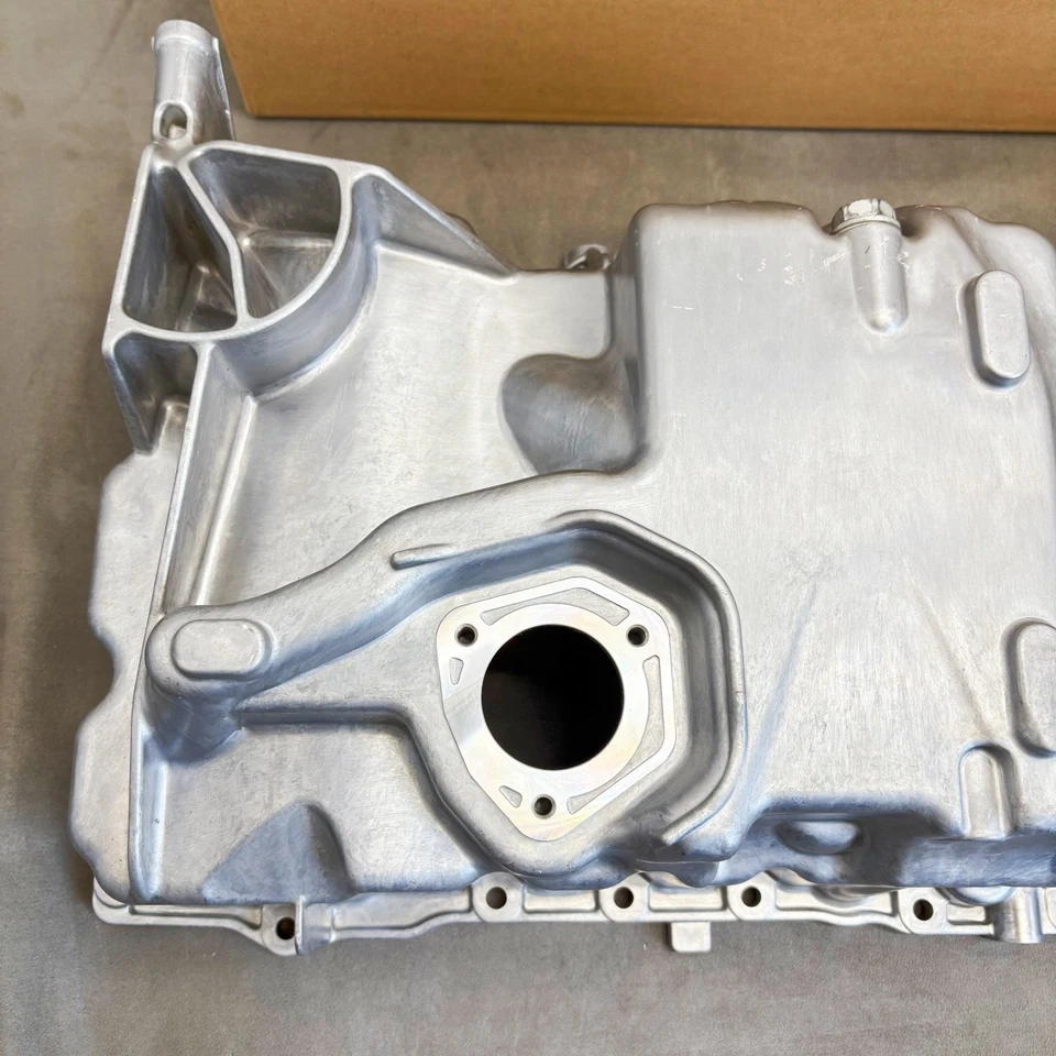 Cacerola de aceite del motor para Mercedes Benz A220 A35 AMG CLA250 CLA35 AMG GLB35 AMG GLB250  Foto 3 de 4