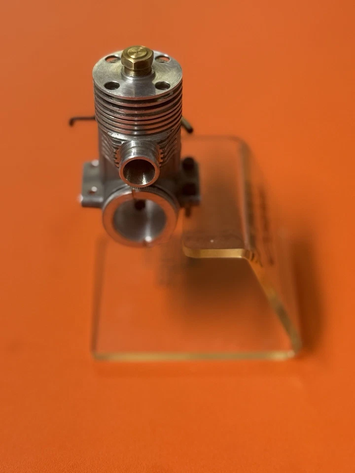 moteur thermique avion CSDiesel 1,5cc Sur Son Présentoir de la marque Neuf - Photo 4/4
