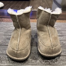 UGG Australia Boo 5206 Baby Lace Back Sheepskin Booties Infant Size L Ivory S21