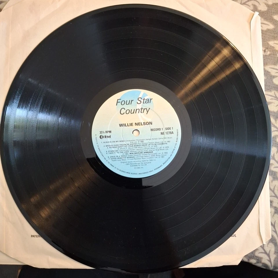 JOHNNY CASH/WILLIE NELSON/MERLE HAGGARD/KRIS KRISTOFFERSON 4-STAR COUNTRY DBL LP - Image 4 of 4