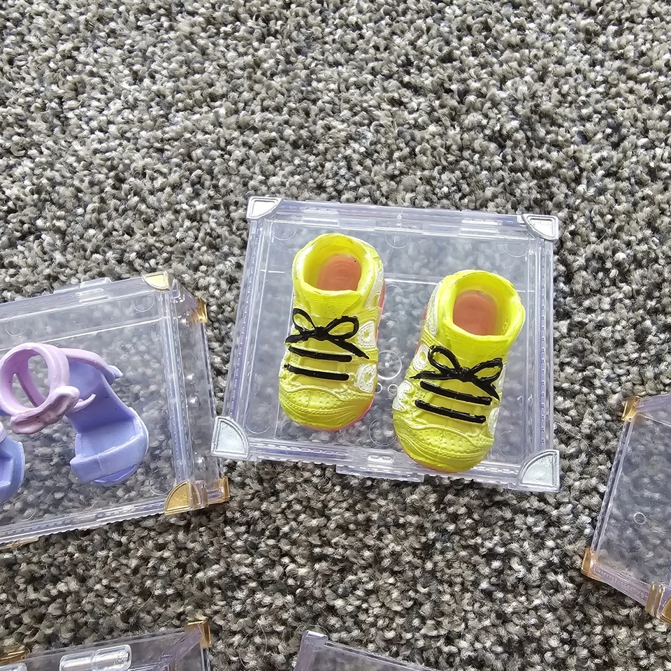 Rainbow High Lot  16 Pair Of Shoes, 8 Clear Boxes, 4 Accessories - Image 4 of 4