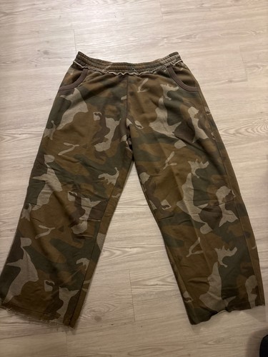 New jaded London Camo print Pants size L. Rare. High quality
