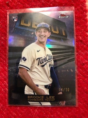 2025 Topps Finest - Debut Brooks Lee #D-2 (RC) Black /10