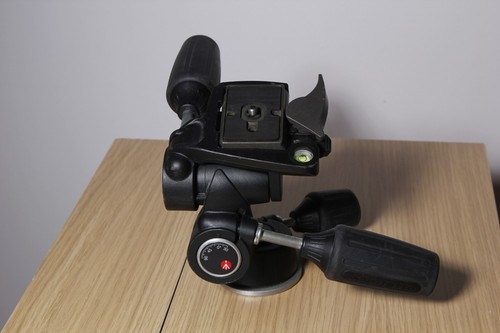 MONFROTTO TRI POD HEAD ART 804RC2 IN BLACK - Picture 2 of 6