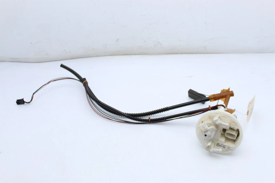 Mercedes-Benz C230 2002 2,3 L sensor de nivel del tanque de combustible unidad de envío Q8935 Foto 2 de 4