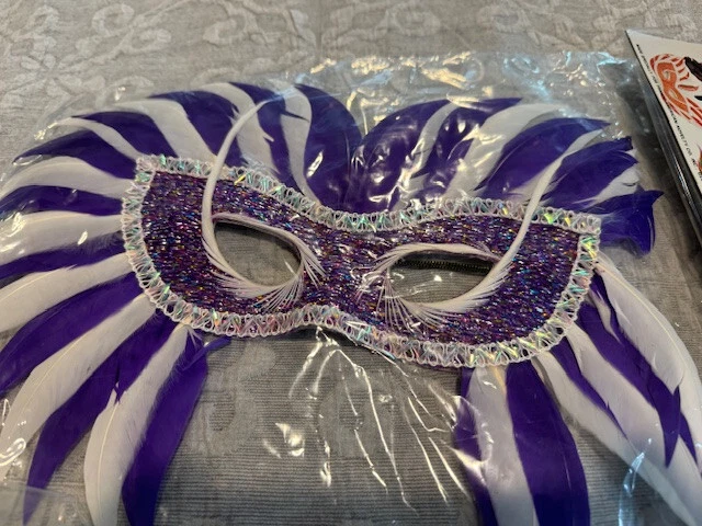 MASQUERADE BALL MASK Feathers PURPLE Vintage FRANCO AMERICAN NOVELTY CO - Image 2 of 2