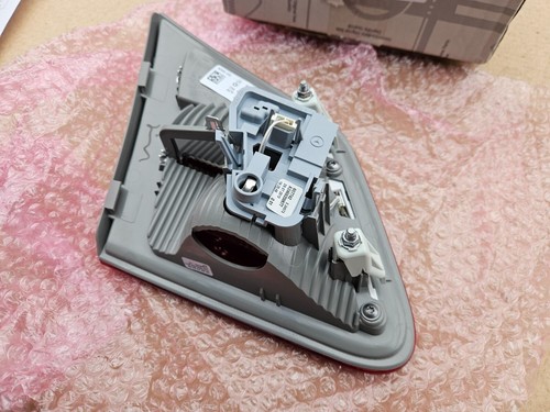 Original Mercedes-Benz Rear Light Assembly Right Inside W246 A2469066400 - Picture 5 of 7