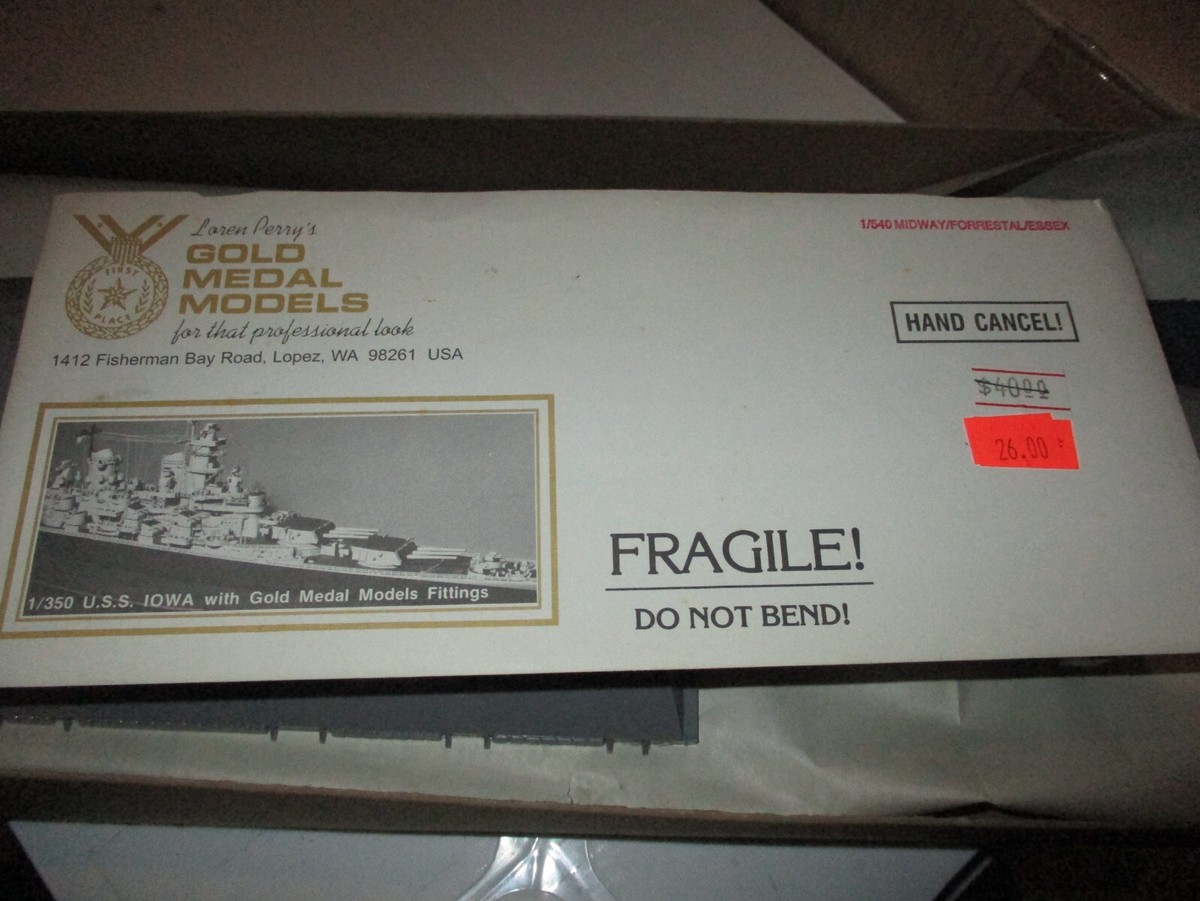 VINTAGE 1971 Revell Super Carrier U.S.S. Forestal KIT #H-339 VINTAGE 1971 Revell Super Carrier U.S.S. Forestal KIT #H-339