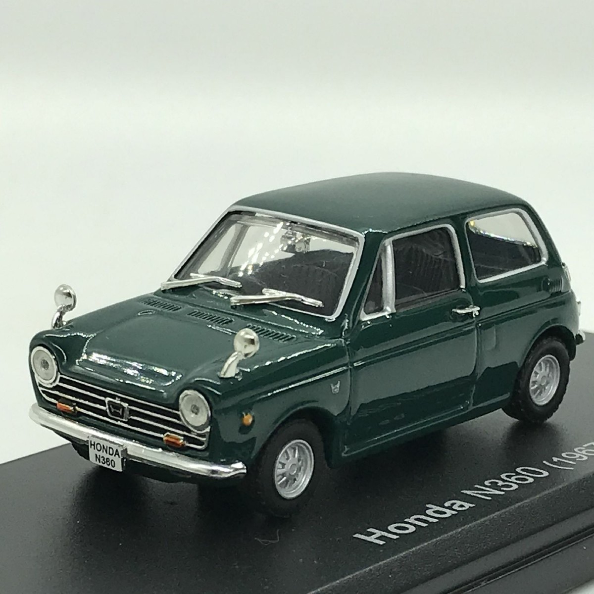 ミニカー HONDA N360 Mini Car Honda N360 1967 Green 1/43 Scale Box Display