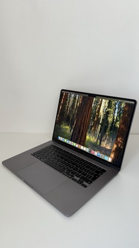 Apple MacBook Air 15-inch Laptop M3 Chip, 256GB SSD, 8GB (READ DESCRIPTION) - Afbeelding 6 van 16