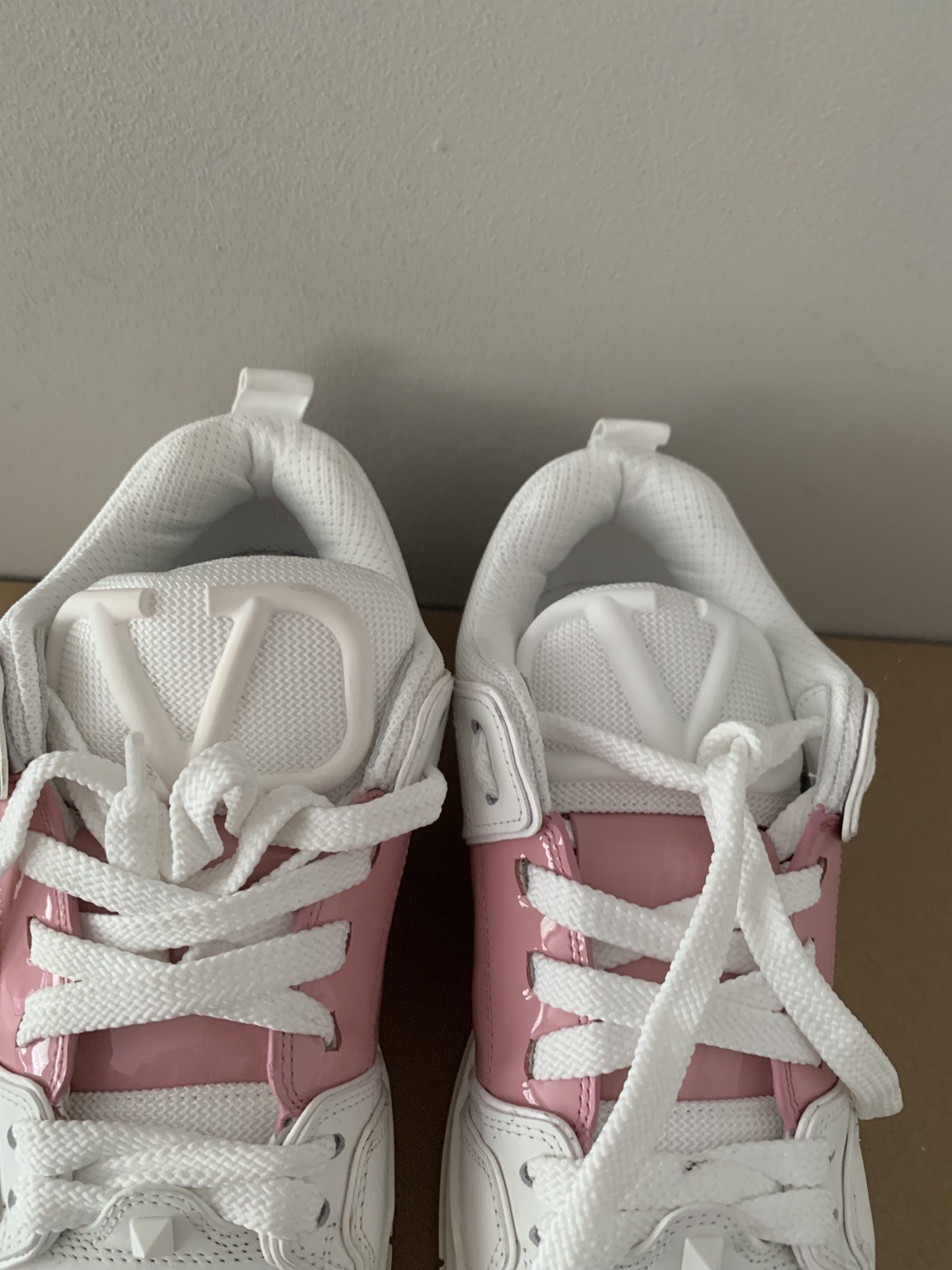 Valentino Garavani White & Pink Open Skate Sneakers Size 39 UK 6 RRP £630 BNIB image 2