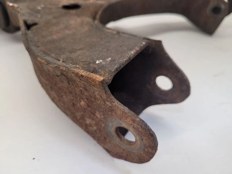 Brazo de control inferior derecho pasajero GMC ENVOY XUV 2004-2005 19133556 Foto 3 de 4