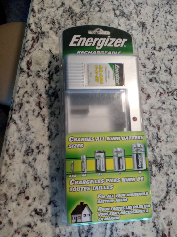 Energizer Recharging Battery Dock For Recharging Rechargable Batteries NEW