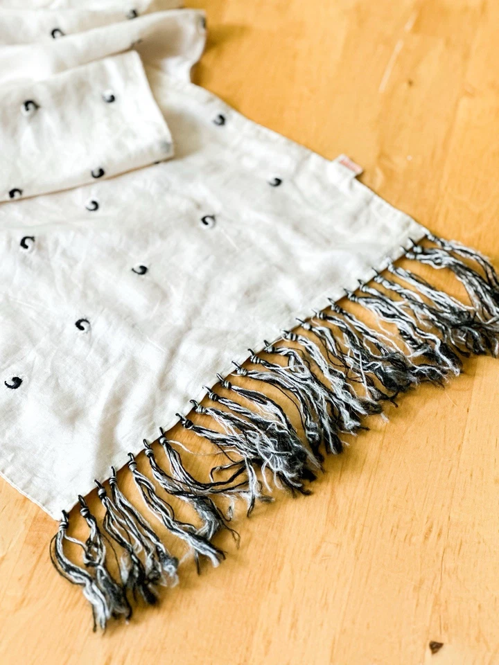 Bufanda de crepé de seda vintage - seda vintage - seda ascot - seda blanca y negra vintage Foto 4 de 4