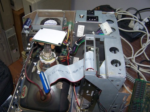 Macintosh SE Model M5011 with 120MB HD, 4MB RAM,800K Floppy, System 7.1 - Picture 3 of 8