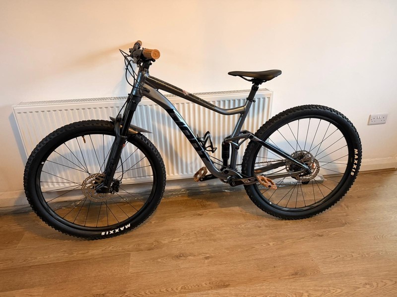 Giant Stance 2 29 Size Large 2023 - Full Suspension Mountain Bike