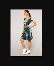 Fashion Nova Womens Wrap Tie Dye Dress Hunter Dark Green - Size US Medium