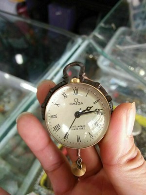 VINTAGE OMEGA STYLE Glass Ball Clock Mounted On A Brass Shaped Stand  Working £127.45 - PicClick UK