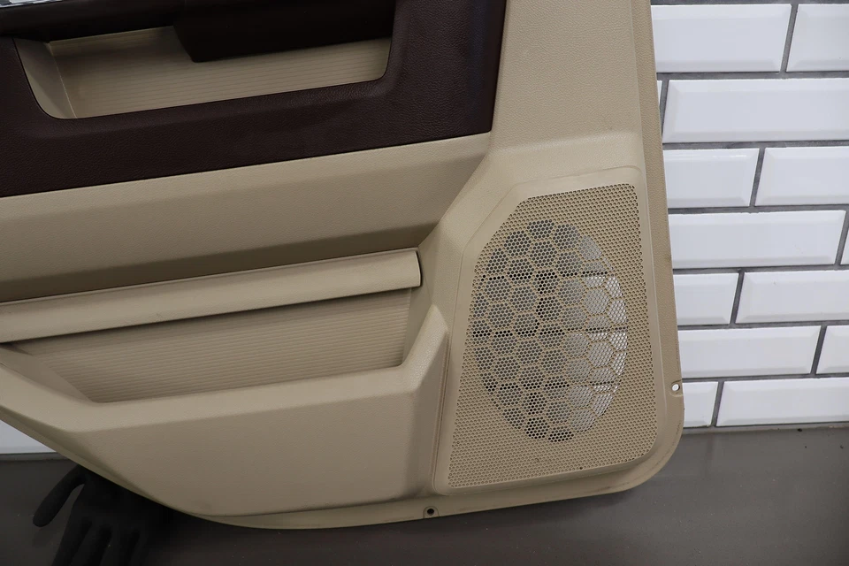 Ram Longhorn 2013-2018 panel de puerta trasera izquierda izquierda izquierda marrón 1VE131U7AB Foto 4 de 4