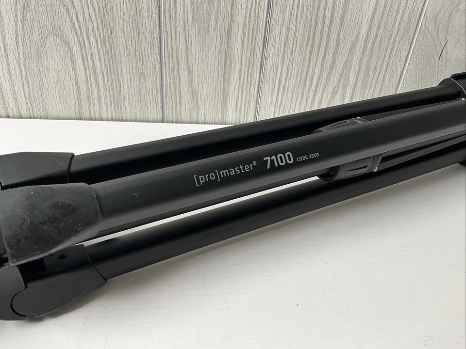 Promaster 7100 #2503 Tripod w/Pan Head - LIGHT WEAR - Image 2 of 4