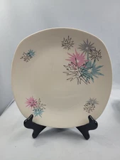 Midwinter Stylecraft Fashion Shape Jessie Tait Quite Contrary Dinner Plates.  85