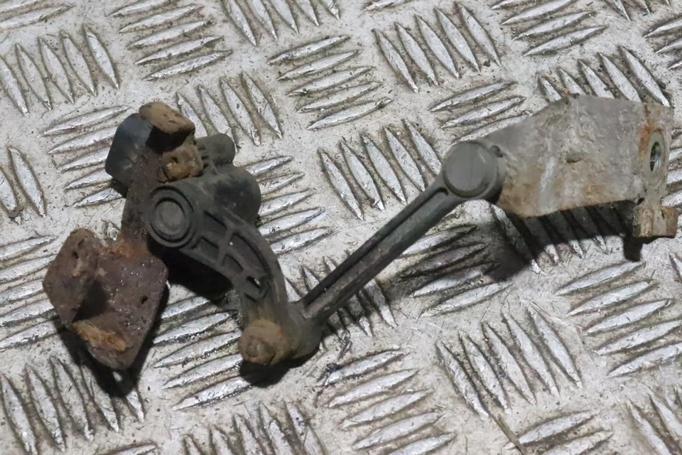 FORD FOCUS MK3 ST REAR HEADLIGHT LEVEL SENSOR 2011-2015 LK13 - Image 2 of 3