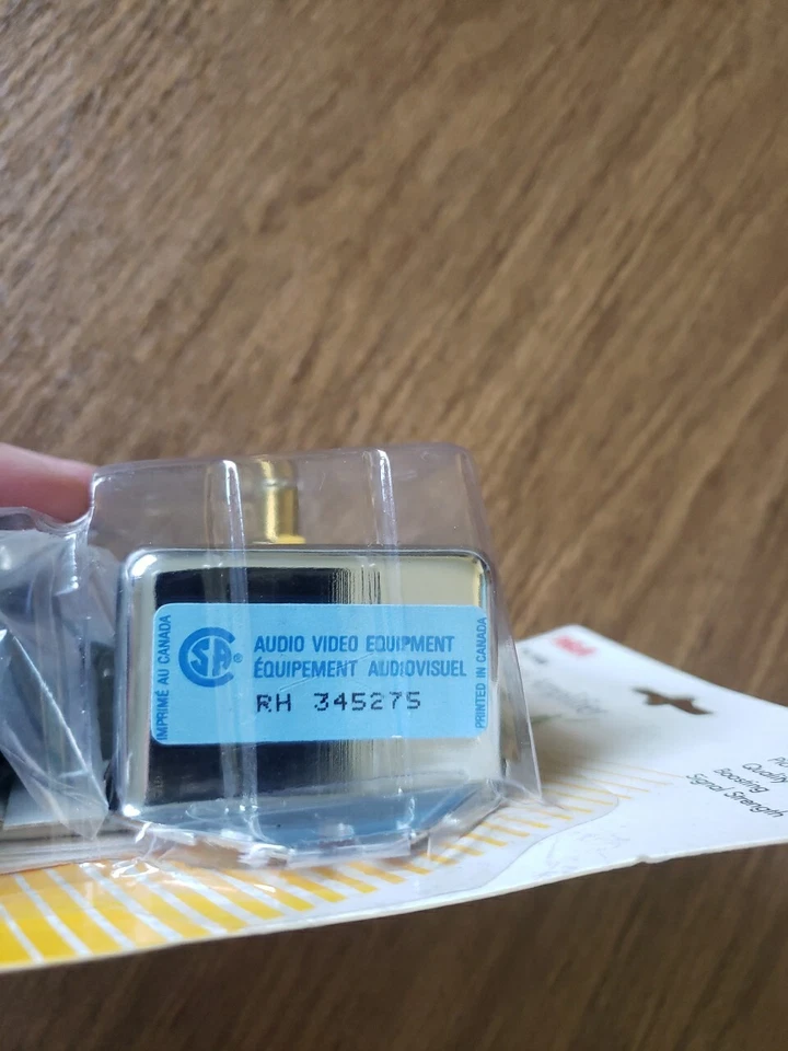 RCA Model VH100 10db Signal Amplifier 50-900MHz Vintage 1997 Rare New Sealed - Image 4 of 4