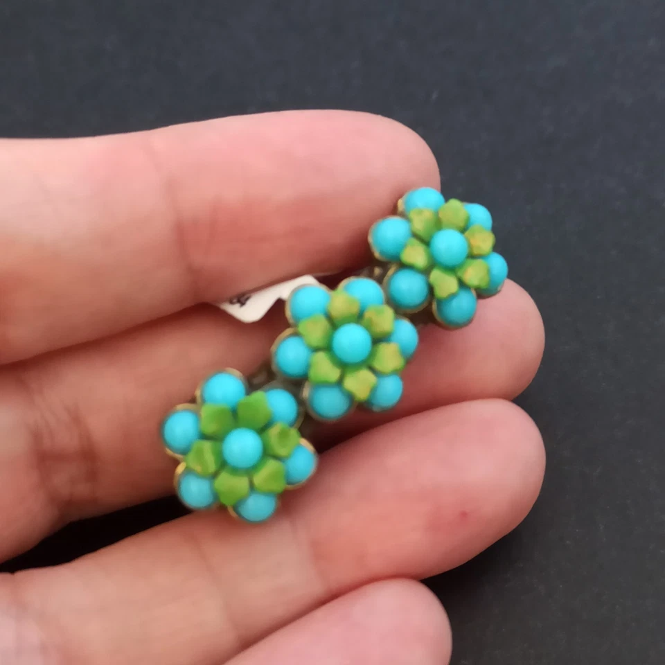 Clip de pelo Michal Negrin esmalte verde turquesa azul flores brillante regalo de primavera Foto 2 de 4