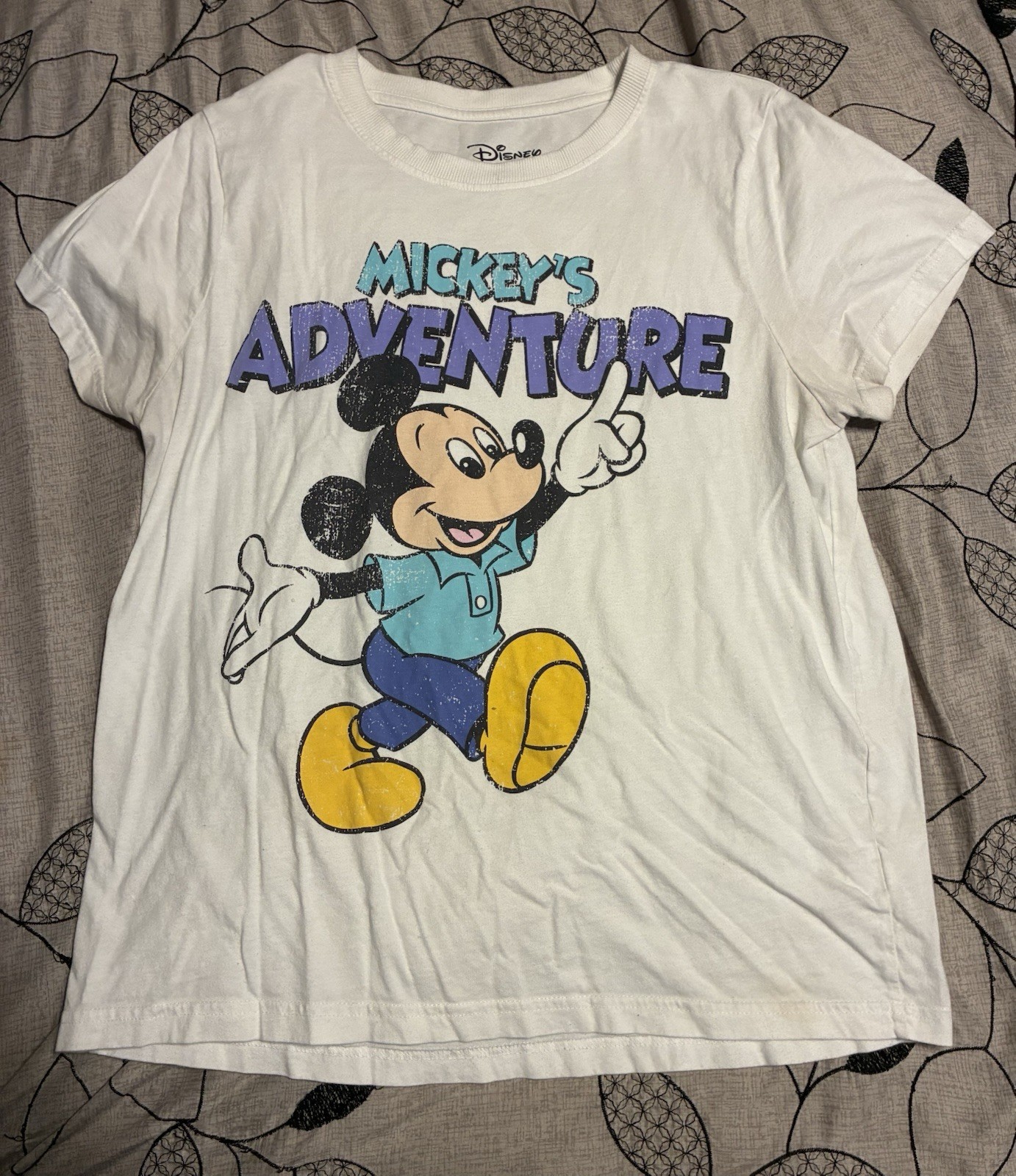 Disney Mickey's Adventure Mickey Mouse White Adult T-Shirt Size S