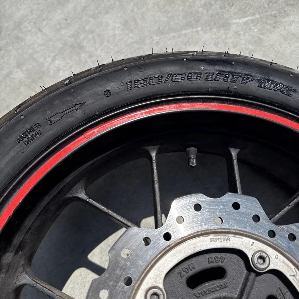 Llanta trasera Honda CBR500R CBR500 2013 13-15 rotor neumático recto OEM 308236 Foto 4 de 4